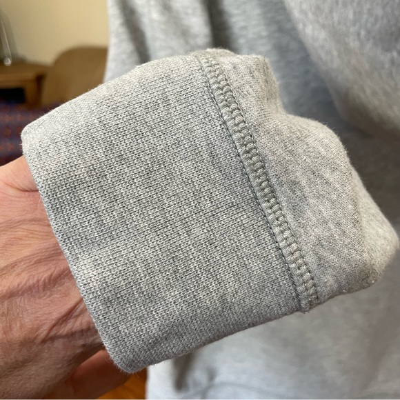 EUC GAP Kids Holiday / Christmas Logo Hoodie w/ Red & Green Mountains - Picture 7 of 12